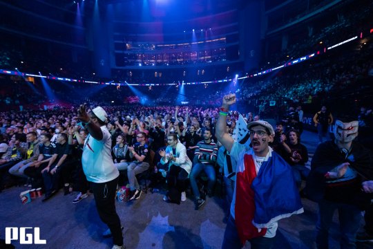 律师起诉腾讯要求公开王者荣耀匹配算法的案件开庭